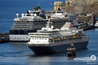 Porto do Funchal movimentado