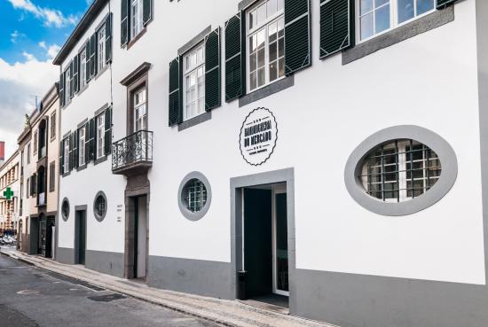 Armazém do Mercado com workshop, mercadinho e actuação de Hip Hop