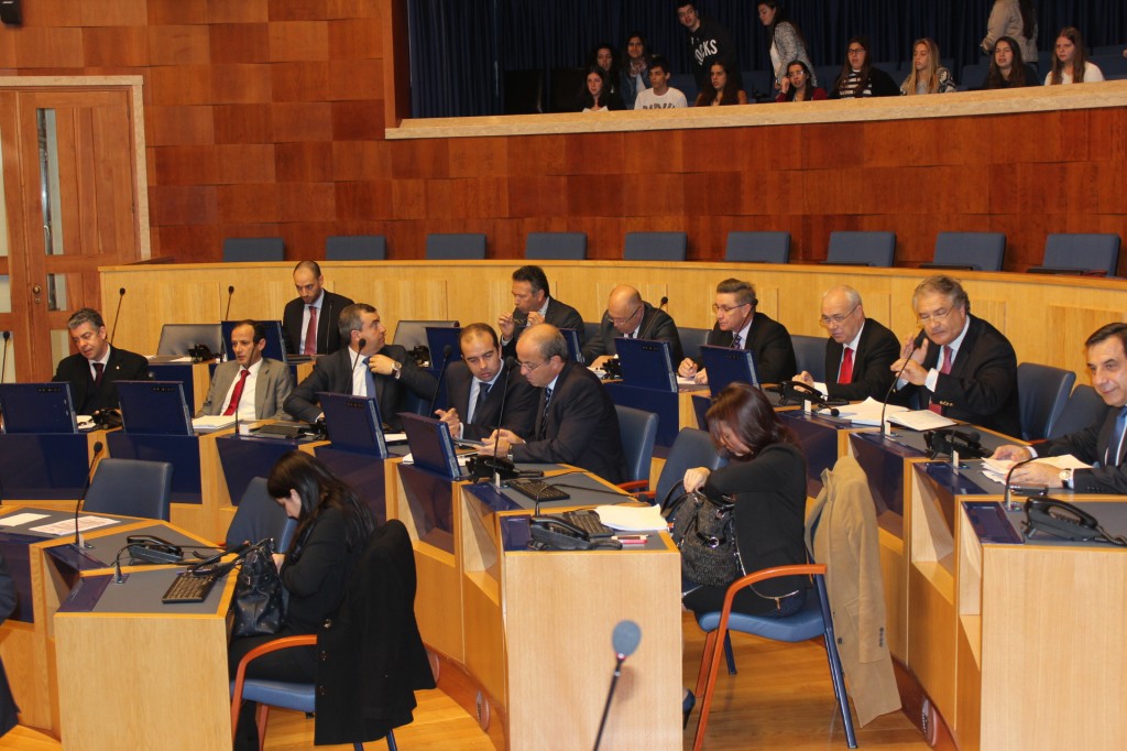Comemorações do 25 de Abril nas “mãos” da mesa da Assembleia
