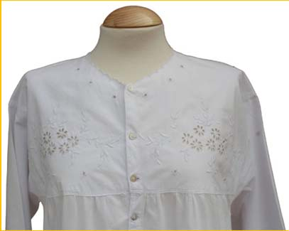 Exposição “Camisas da noite de Casamento”
