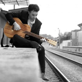 Hugo Torres apresenta disco na FNAC