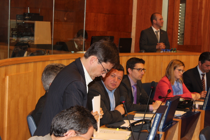 PND pede explicações sobre “ajustes diretos” da Assembleia