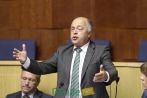 Gualberto Fernandes emociona-se no voto de pesar