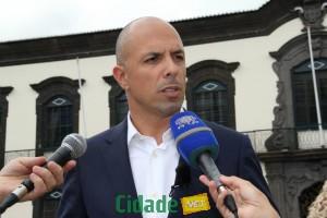 Cafôfo fala às 18h00 sobre situação na CMF