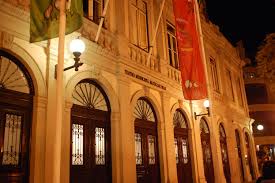 Teatro Municipal enche  para ouvir Johann Sebastian Bach