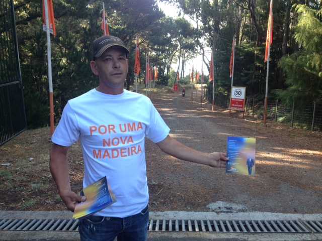 Miguel Sousa faz campanha no Chão da Lagoa