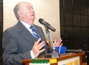 Jardim critica classe política e especulação financeira