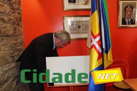 Adversários “estão fora do partido e não dentro”