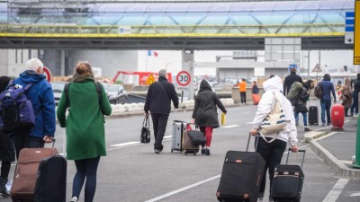 100 voos adiados hoje em Paris