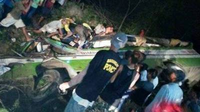 19 mortos e 21 feridos em acidente de autocarro nas Filipinas