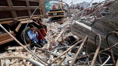 24 mortos em desmoronamento de prédio no Camboja