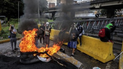 27 estudantes detidos e levados à justiça militar na Venezuela