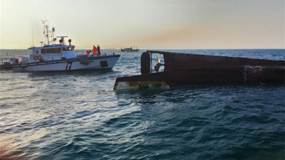 32 pessoas desaparecidas depois de colisão entre petroleiro e navio de carga na China