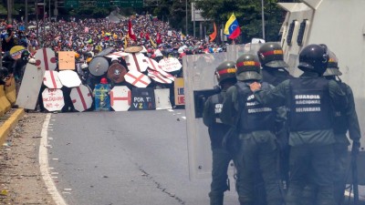 35 mortos, 717 feridos e 152 detidos desde abril na Venezuela