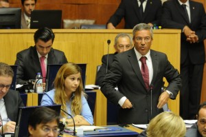 CDS defende renegociação imediata do PAEF