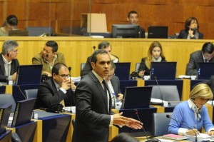 Carlos Pereira destaca a pré-revolta na  maioria