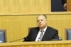 ALM adapta legislação sobre aparelhos de desfibrilhação