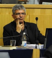 O PSD não tem dinheiro para recorrer a um qualquer charlatão?