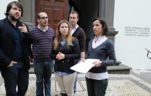 Jotas entregam proposta de promoção de emprego