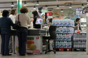 Dívidas obrigam Severa no Supermercado Sá em Santo António a fechar devido ao corte da luz