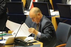 CDS chumba apostas do Governo Regional