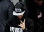 Fãs resistem à chuva e frio e acampam em Lisboa à espera de concerto de Justin Bieber