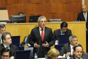 Líder do CDS acusa Governo de querer condicionar a investigação