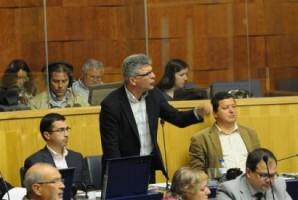Edgar Silva abandona plenário devido à ausência de Jardim