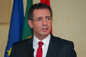 Seguro apresenta ao PS proposta de moção de censura ao Governo