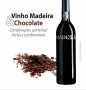 Turistas recebidos no Aeroporto com Chocolate e Vinho Madeira
