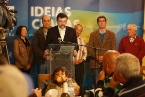 CDS pede remodelação rápida no Governo da República para evitar convulsão social