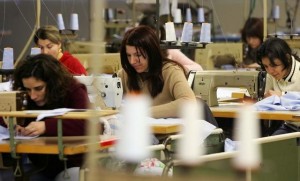 Custo do trabalho por hora em Portugal baixa 20 cêntimos em 2012