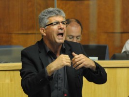 PCP defende apoios ao combustível para taxistas