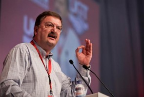 Carlos Silva eleito secretário-geral com 89% dos votos