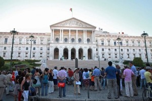 Movimento Revolução Branca entrega declaração contra incompetência a governantes
