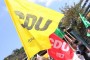 Dezenas juntaram-se à CDU no protesto contra o encerramento do posto dos CTT em Ponta Delgada