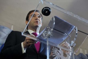 Primeiro-ministro anuncia hoje às 20 horas novos cortes na despesa