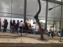 Clientes fazem fila e aguardam pela abertura da primeira H&M na Madeira