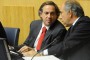 Coelho oferece cruz de alecrim para proteger Miguel de Sousa
