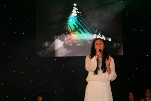 Elisa Silva vence Festival Regional de Talentos