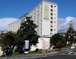 Metade do hospital está enterrado na Marina do Lugar de Baixo