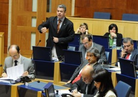 Demissão de Portas aquece o plenário