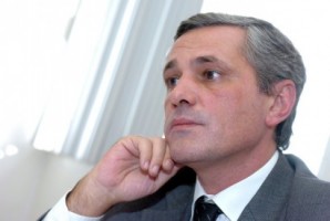 José Manuel Rodrigues está na reunião do CDS