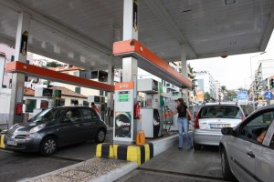 Combustíveis baixam meio cêntimo na próxima semana
