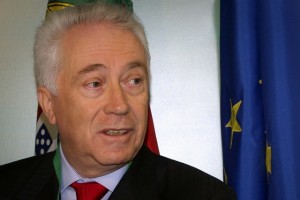Governador BdP alerta que próximos 9 meses são críticos para economia