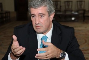 Portugal precisa de governo de salvação nacional já
