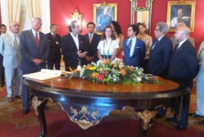 Embaixadores impressionados com a cidade europeia mais próxima