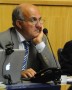 Este Governo Regional é para duas ou três famílias fascistas
