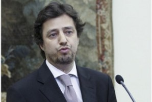 Poiares Maduro vem visitar RTP-M