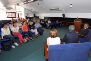 Moçambique quer investidores que criem postos de trabalho
